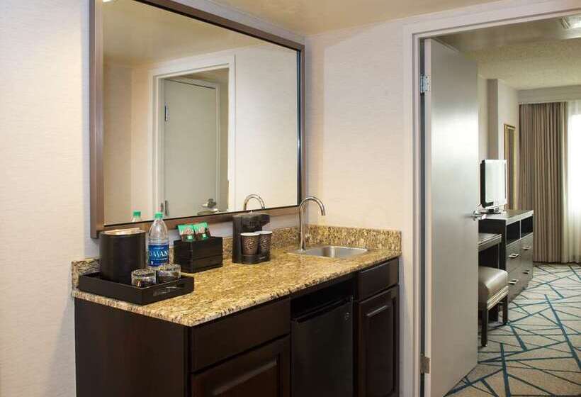 فندق Embassy Suites By Hilton Portland Tigard