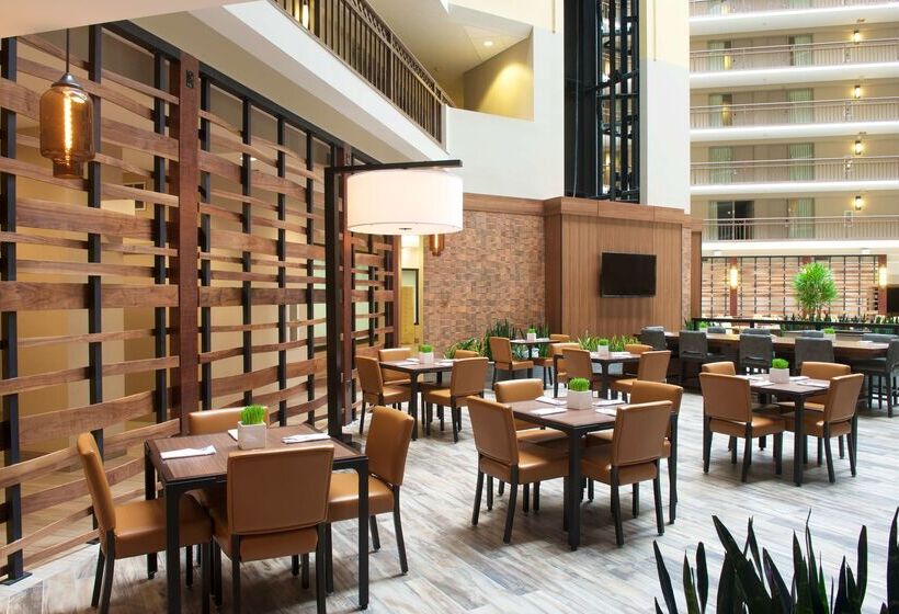 فندق Embassy Suites By Hilton Portland Tigard