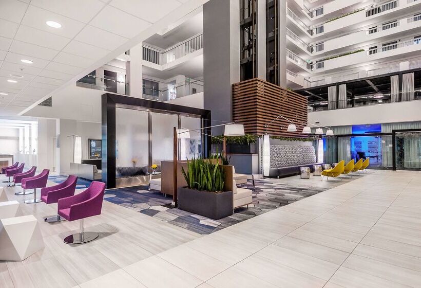 هتل Embassy Suites By Hilton Raleigh Crabtree