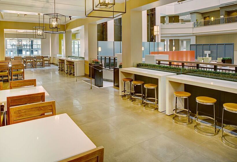 هتل Embassy Suites By Hilton San Diego Bay Downtown