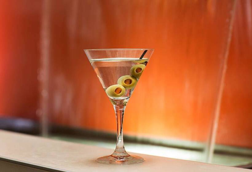 هتل Embassy Suites By Hilton San Diego Bay Downtown