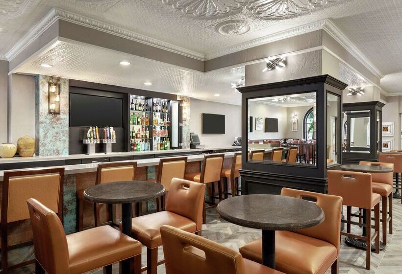 בית מלון כפרי Embassy Suites By Hilton Santa Ana Orange County Airport