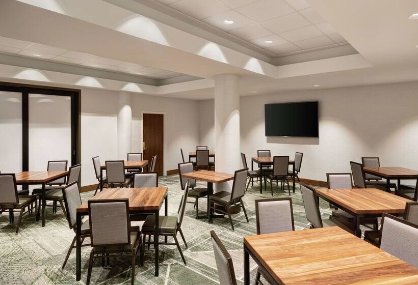 Hotel Embassy Suites By Hilton Tysons Corner