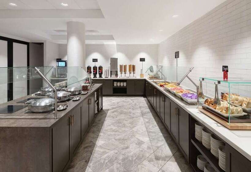 Отель Embassy Suites By Hilton Tysons Corner