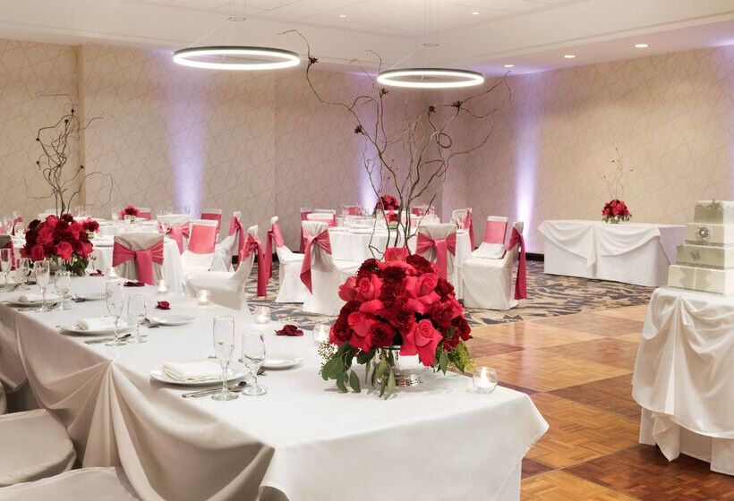 هتل Embassy Suites By Hilton Chicago Lombard Oak Brook