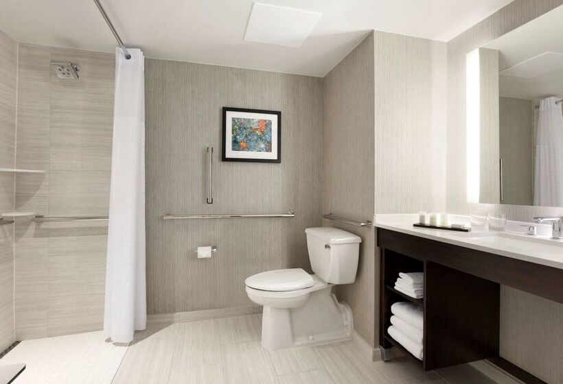 هتل Embassy Suites By Hilton Chicago Lombard Oak Brook