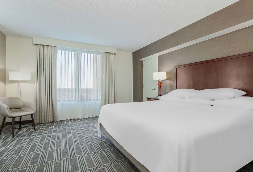 هتل Embassy Suites By Hilton Chicago Lombard Oak Brook