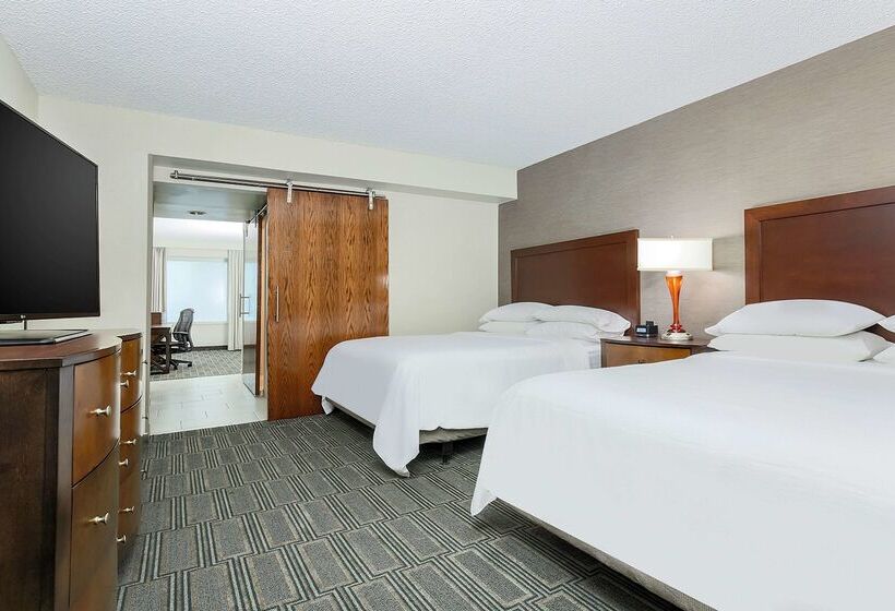 هتل Embassy Suites By Hilton Chicago Lombard Oak Brook