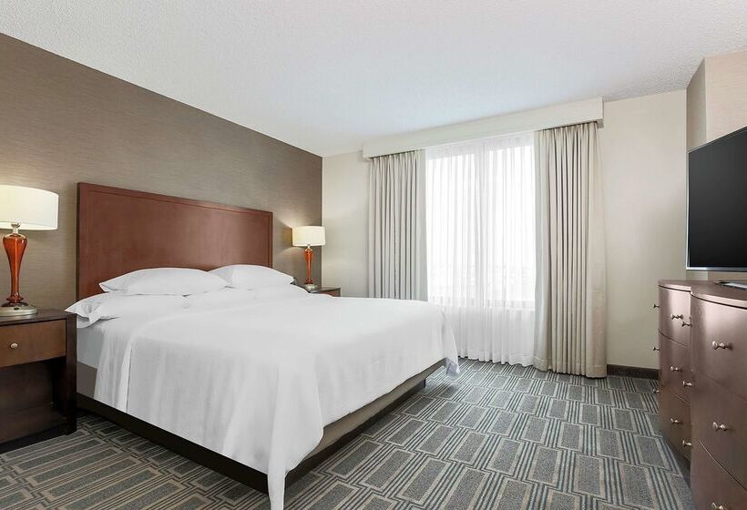 هتل Embassy Suites By Hilton Chicago Lombard Oak Brook