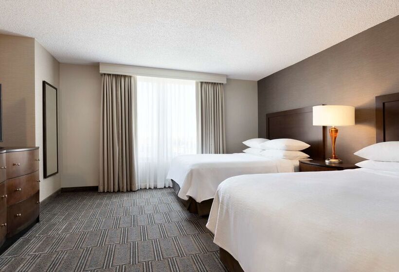 هتل Embassy Suites By Hilton Chicago Lombard Oak Brook