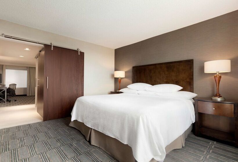 هتل Embassy Suites By Hilton Chicago Lombard Oak Brook