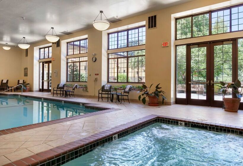 هتل Embassy Suites By Hilton Napa Valley