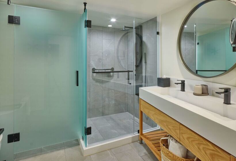 هتل Embassy Suites By Hilton Napa Valley
