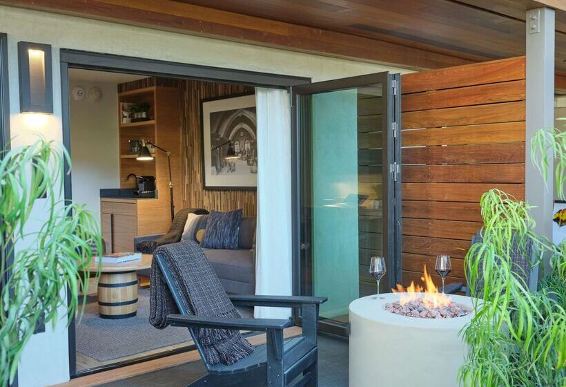 هتل Embassy Suites By Hilton Napa Valley