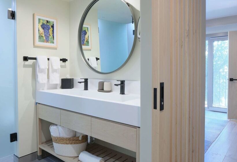هتل Embassy Suites By Hilton Napa Valley