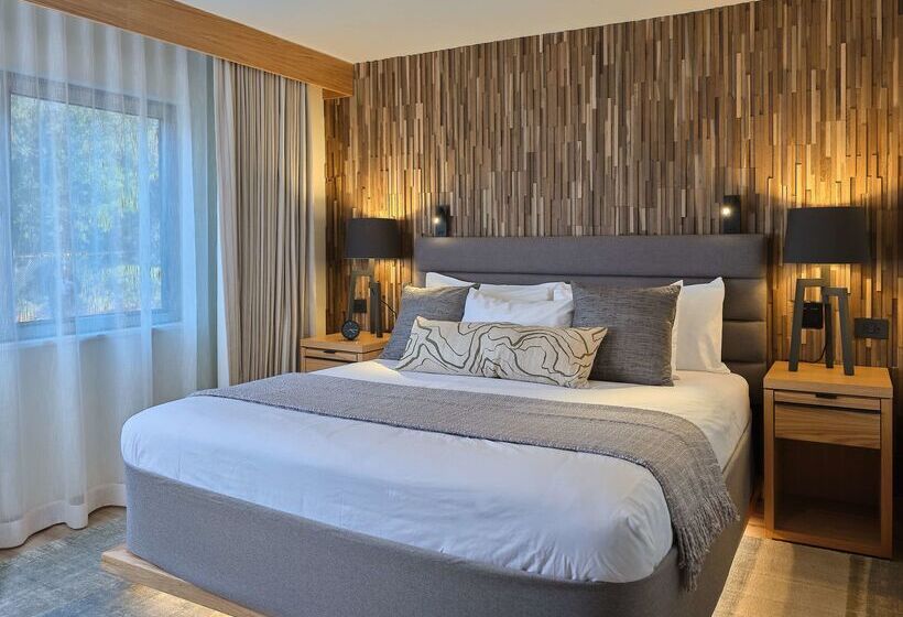 هتل Embassy Suites By Hilton Napa Valley