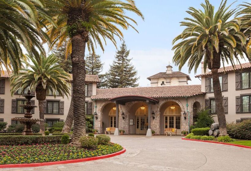 هتل Embassy Suites By Hilton Napa Valley