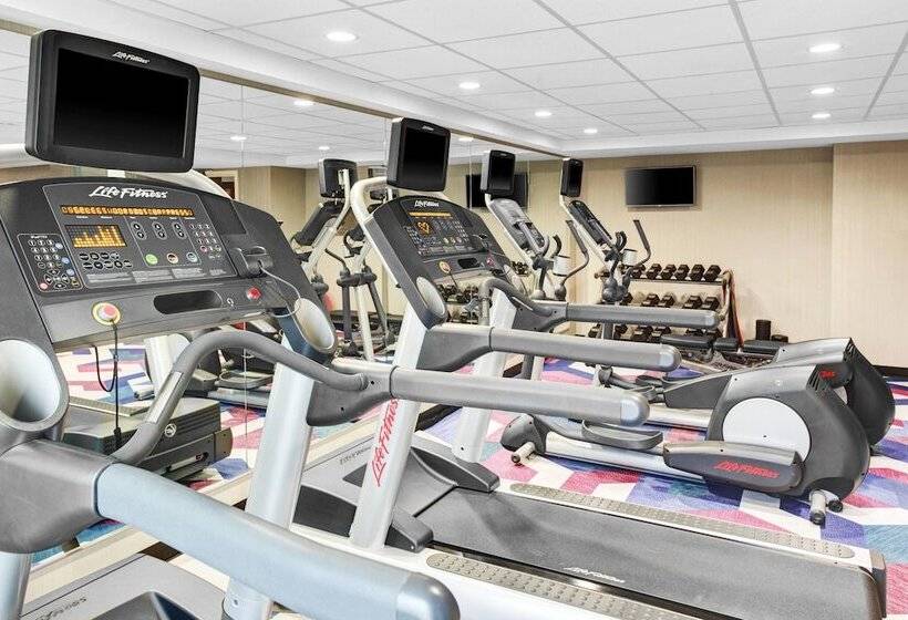 هتل Fairfield Inn & Suites By Marriott Cape Cod Hyannis