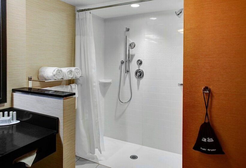 هتل Fairfield Inn & Suites By Marriott Cape Cod Hyannis