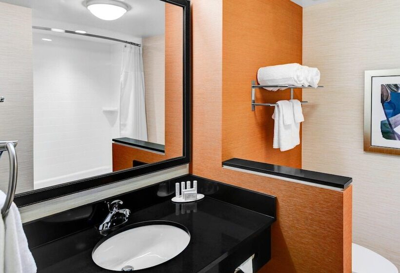 هتل Fairfield Inn & Suites By Marriott Cape Cod Hyannis