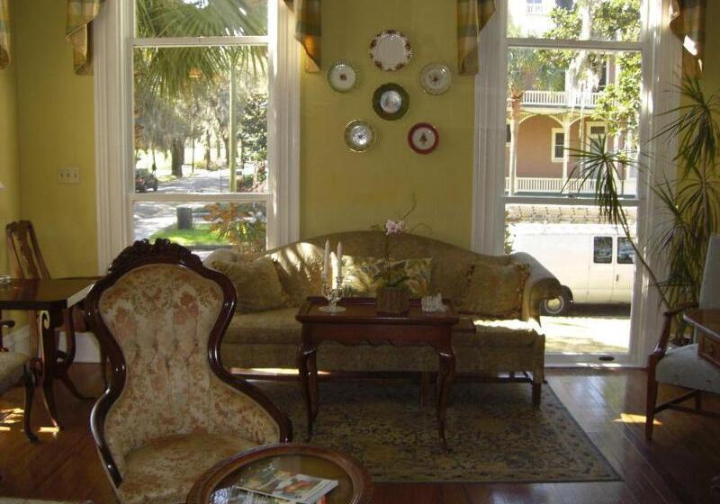 هتل Forsyth Park Inn