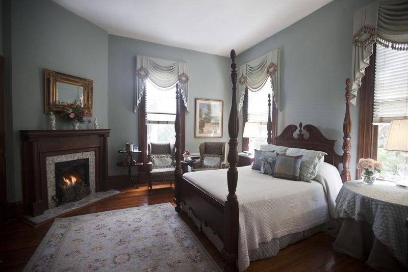 هتل Forsyth Park Inn