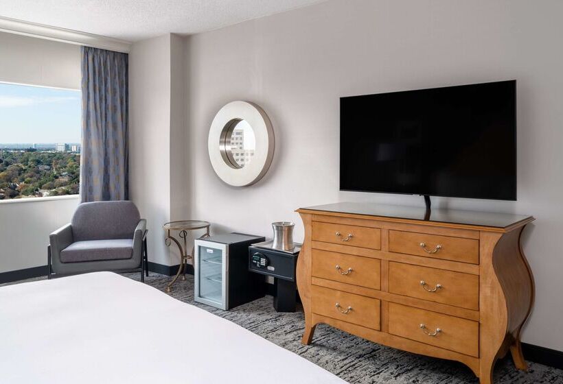 هتل Hilton Dallas Lincoln Centre