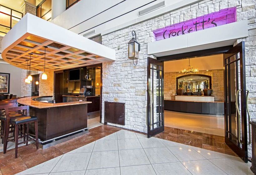 هتل Hilton Dallas Lincoln Centre