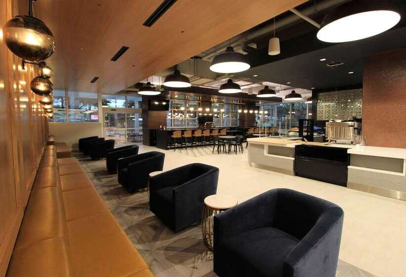 هتل Hilton Dallas Lincoln Centre