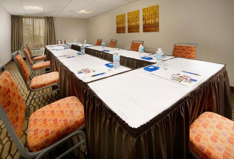 호텔 Holiday Inn Express   Waldorf, An Ihg