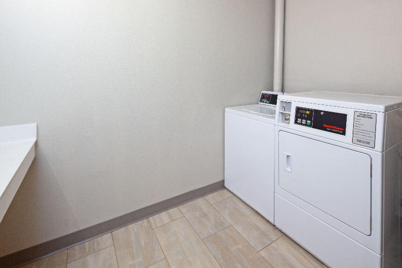 هتل Holiday Inn Palmdale Lancaster, An Ihg