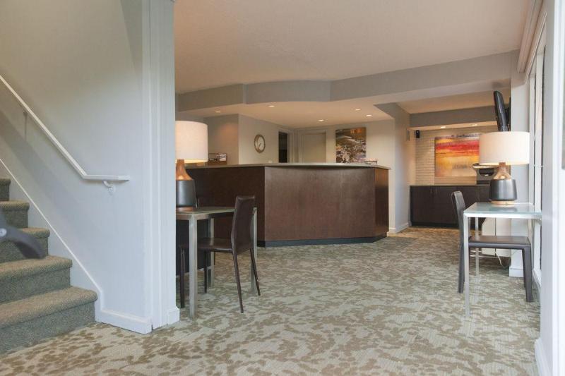 هتل Inns Of Virginia Arlington