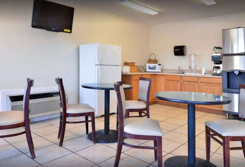 هتل Knights Inn Lumberton