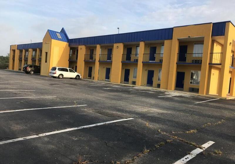 هتل Knights Inn Lumberton