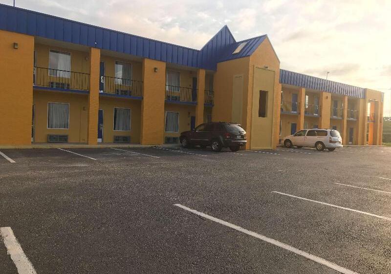 هتل Knights Inn Lumberton