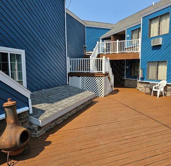 هتل Knights Inn Mackinaw City
