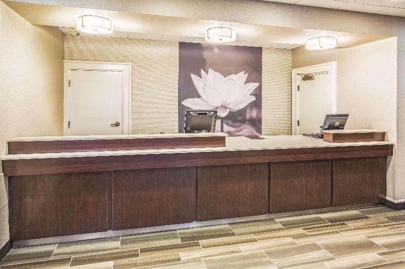 فندق Howard Johnson By Wyndham Sacramento Downtown