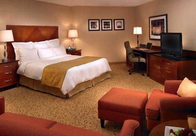 هتل Marriott At The University Of Dayton