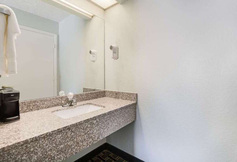 هتل Quality Inn