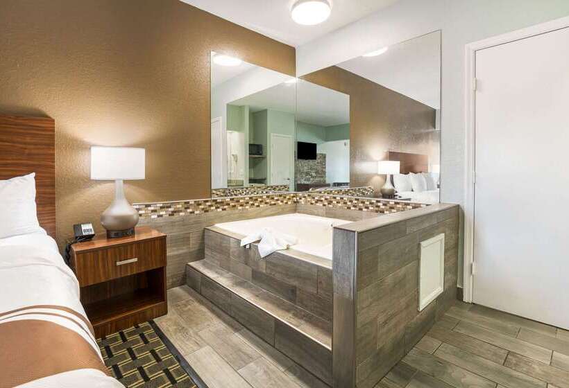 هتل Quality Inn