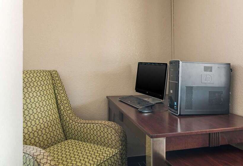 هتل Quality Inn