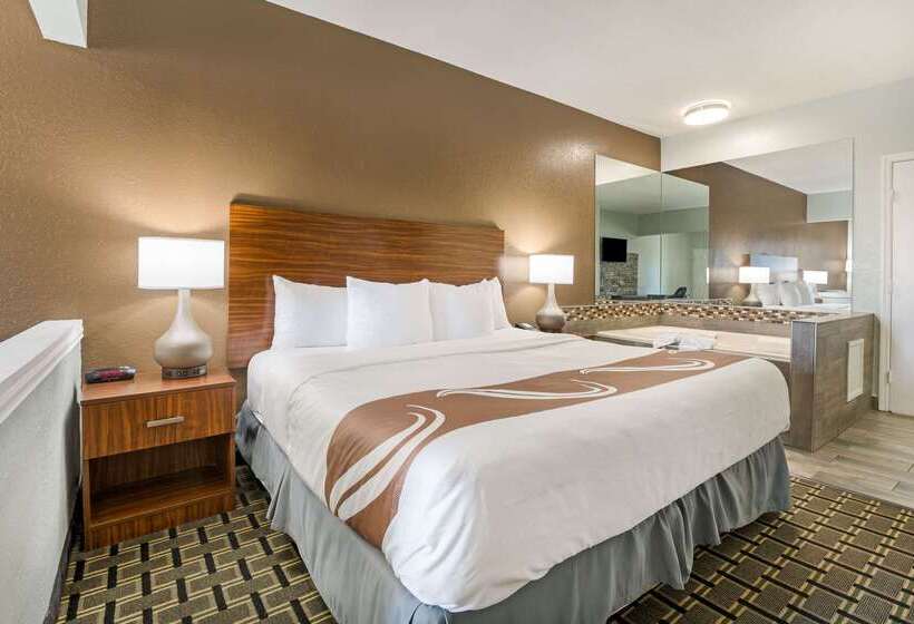 هتل Quality Inn