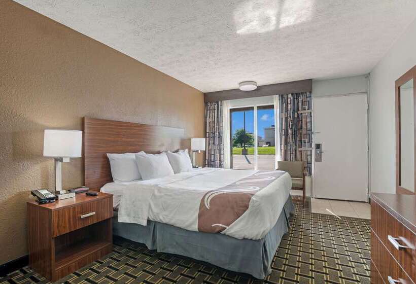 هتل Quality Inn