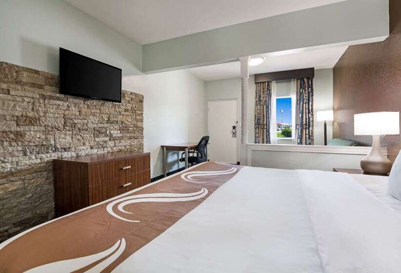 هتل Quality Inn