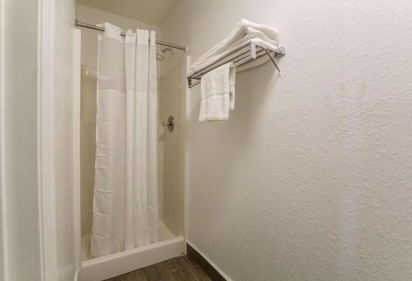 هتل Quality Inn