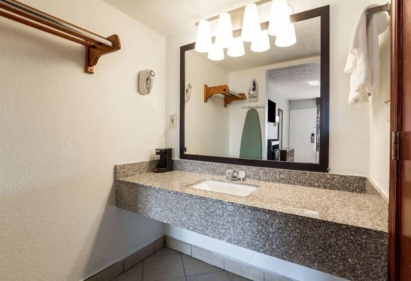 هتل Quality Inn