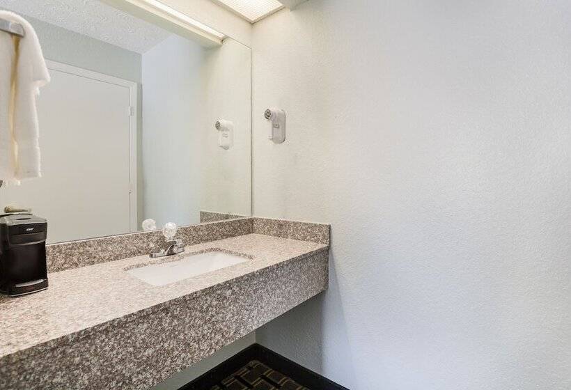 هتل Quality Inn