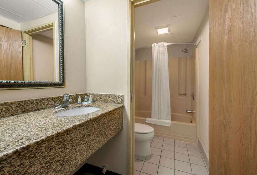 هتل Hibiscus Inn & Suites