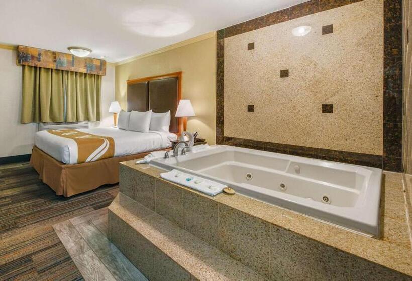 هتل Hibiscus Inn & Suites