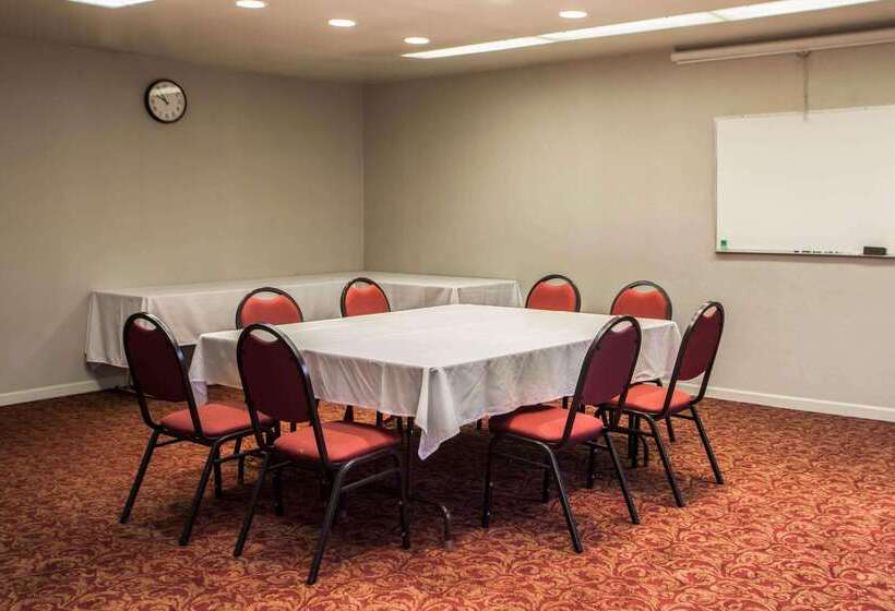 Отель Quality Inn & Suites St Charles West Chicago